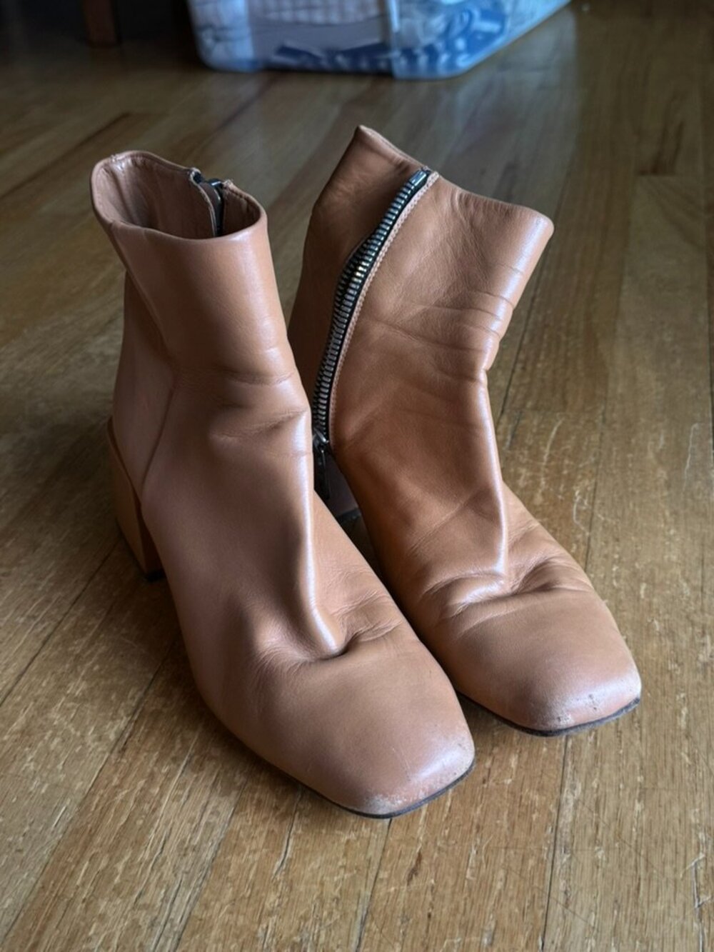 LOQ Lazaro Bootie in Miel Size 39